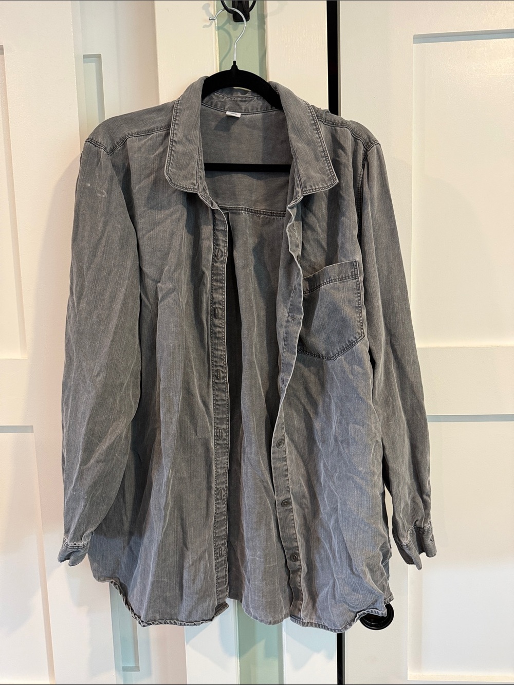 Women’s Old Navy Oversized Gray Casual Button-Up Shirt